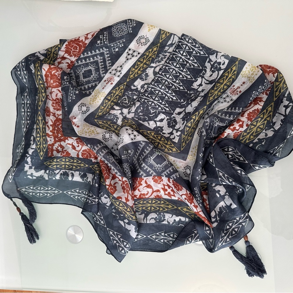 Massimo Dutti Colorful Patterned Silk Square Scarf with Tassels - Picture 2 of 9